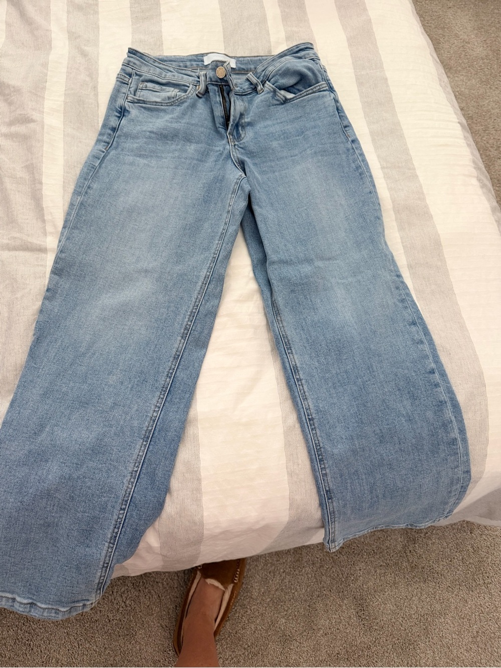 Light Blue Straight-Leg Women’s Jeans crop